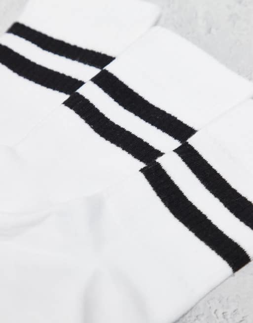 4505 3 Pack 2 Stripe Crew Sock With Quick Dry In White With Black Stripe