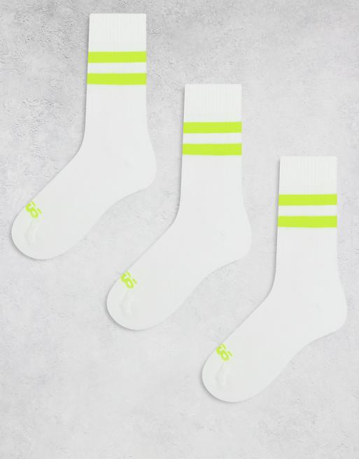 4505 3 pack 2 stripe running socks with elasticated arch support and anti bacterial finish in white with neon yellow stripe