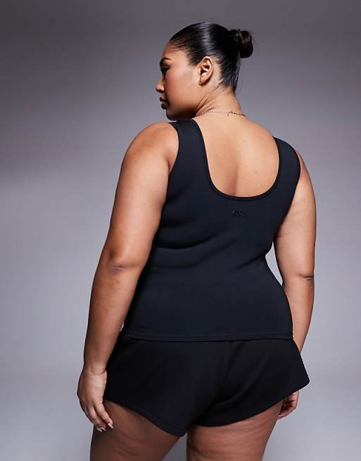4505 Curve Icon Active Slightly Cropped Vest In Black