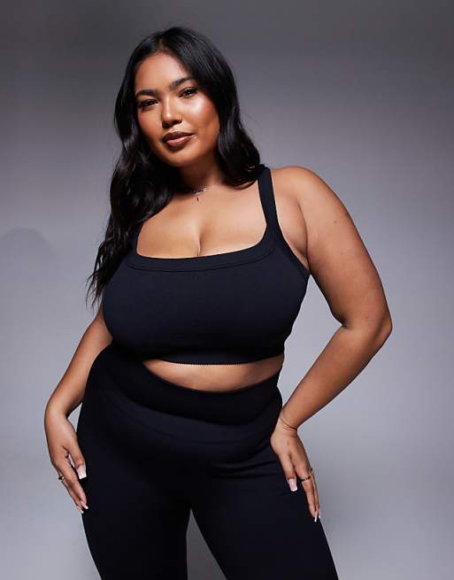 4505 Curve seamless sculpting medium support sports bra in black