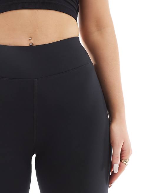 4505 Hourglass Icon 8 Inch Legging Short With Bum Sculpt Detail In Performance Fabric In Black