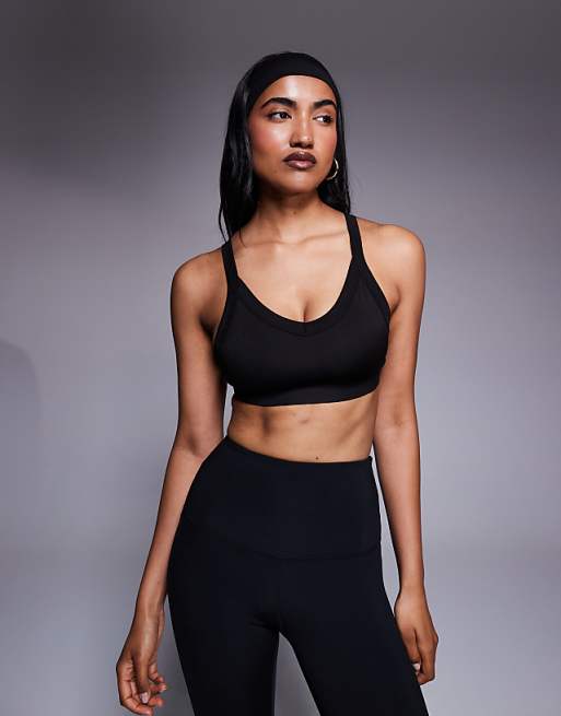 4505 Icon Active Medium Support Sports Bra With Removable Padding And Adjustable Straps In Black