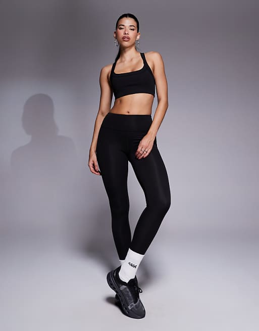 4505 Icon Medium Support Square Neck Sports Bra With Adjustable Straps In Black