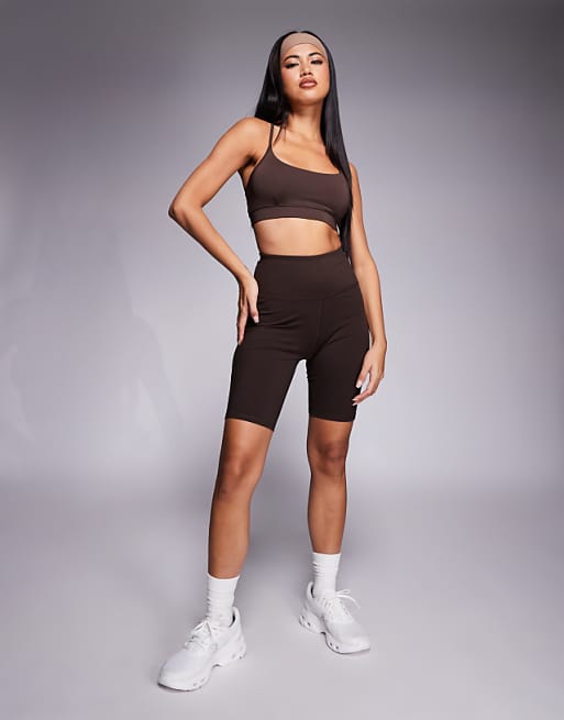 4505 Sculpting Active Medium Support Sports Bra With Adjustable Straps In French Roast