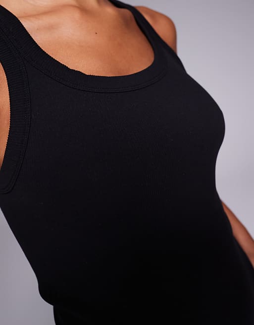 4505 Seamless Rib Scoop Neck Active Vest In Black