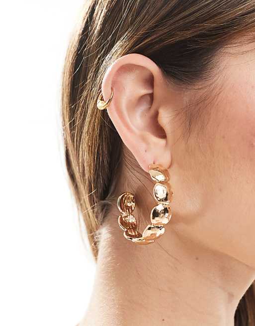 Accessorize scallop hoop in gold