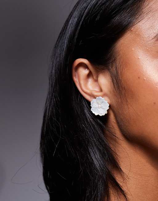 ALDO camelliaa floral stud earrings in pearl