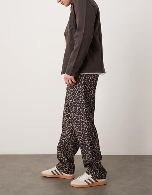 DESIGN Baggy Jeans In Leopard Print
