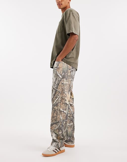 DESIGN Baggy Trousers In Camo