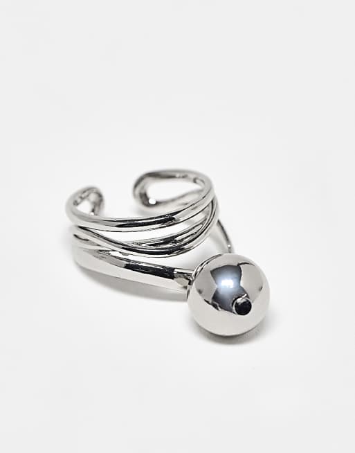 DESIGN banded ring with sphere charm design in silver tone