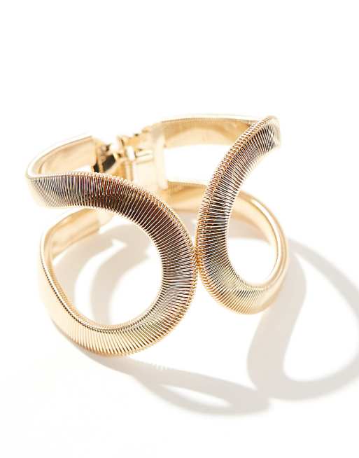 DESIGN Bangle Bracelet With Curved Textured Chain Detail In Gold Tone