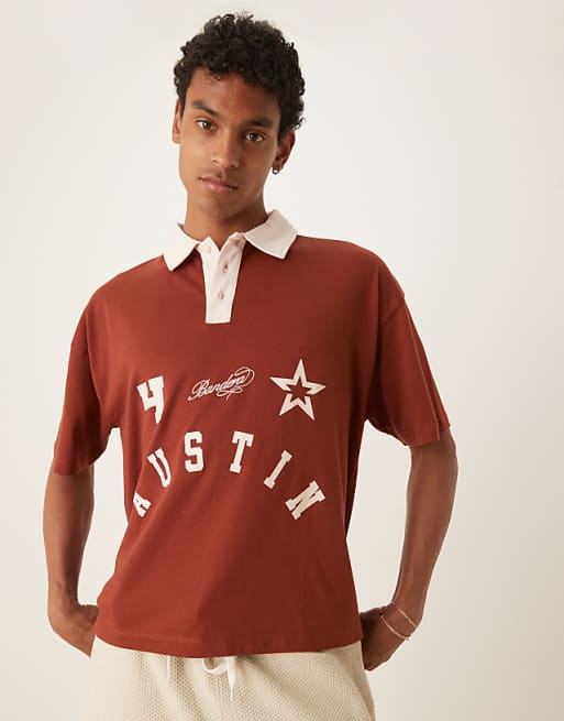 DESIGN boxy short sleeve polo with with city print in brown