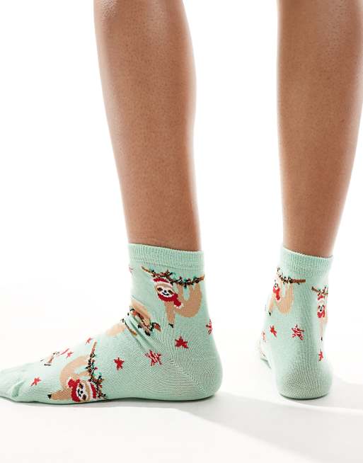 DESIGN Christmas Ankle Length Sloth Sock In Green