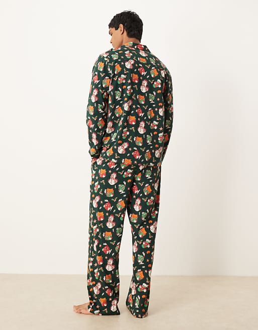 DESIGN Christmas Pyjama Set With Characters Graphic In Green