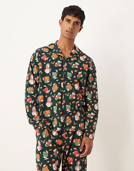 DESIGN Christmas Pyjama Set With Characters Graphic In Green