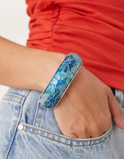DESIGN chunky bangle with floral detailing
