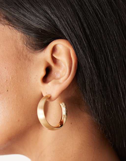 DESIGN Chunky Hoop Earrings In Mixed Shiny And Brushed Gold Tone