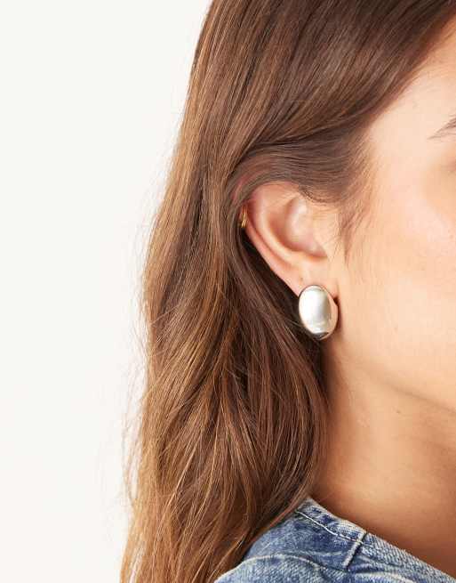 DESIGN Clicker Studs Earrings With Clean Oval Design In Silver Tone