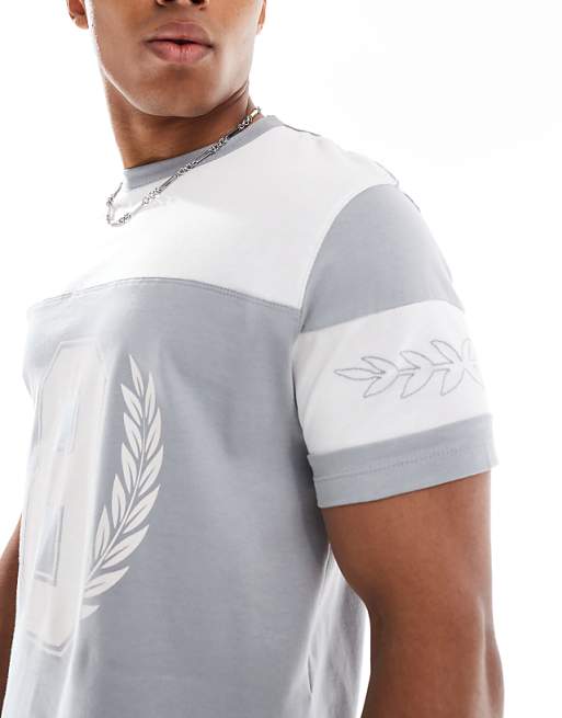 DESIGN Cropped Standard Fit T-shirt With Sports Graphic And Panelling In Grey