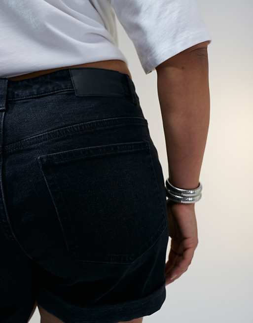 DESIGN Curve Denim Comfort Mom Short In Washed Black