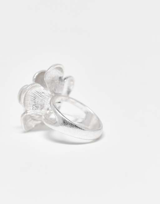 DESIGN Curve Statement Flower Ring In Silver Tone