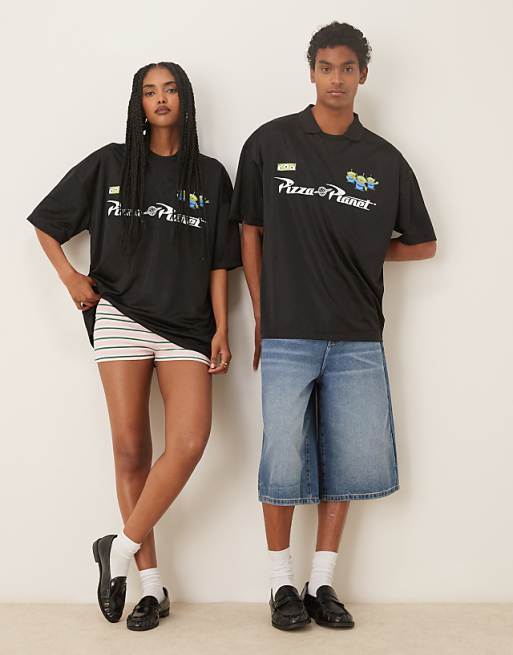 DESIGN Disney Pixar Unisex Oversized Sports Jersey With Toy Story Pizza Planet Prints In Black - BLACK