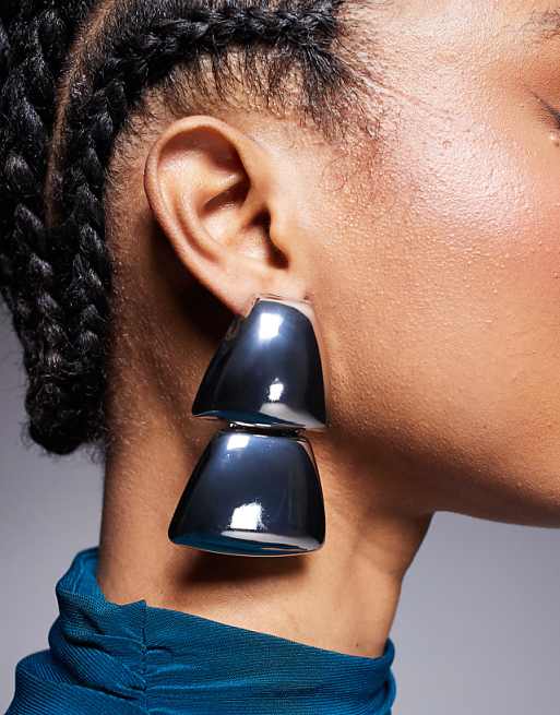DESIGN double doorknocker earrings in silver tone
