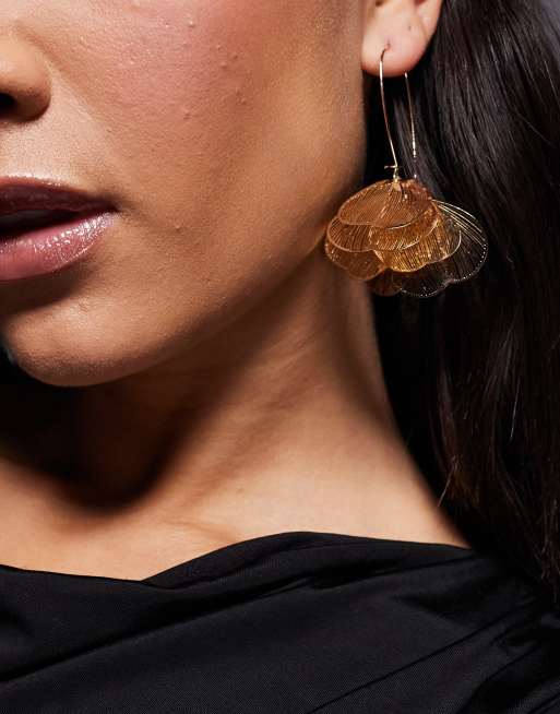 DESIGN Drop Earrings In Wire Petal Design In Gold Tone