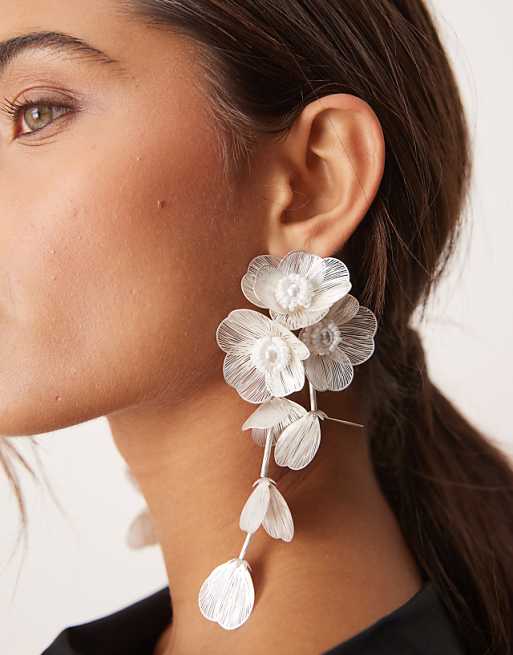DESIGN drop earrings with 3D floral design in pearl white tone