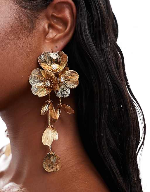DESIGN drop earrings with 3D floral design in gold tone
