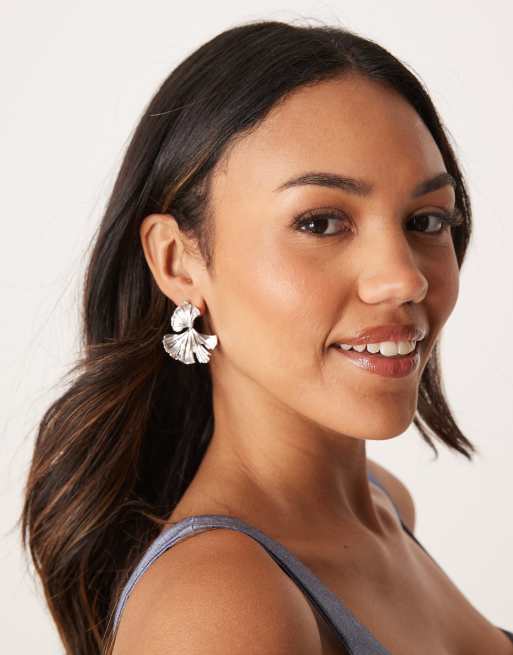 DESIGN Drop Earrings With Textured Leaf Design In Silver Tone