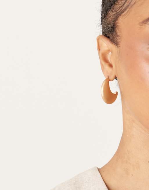 DESIGN Earrings With Chunky Semi-hoop Shape In Brushed Gold Tone
