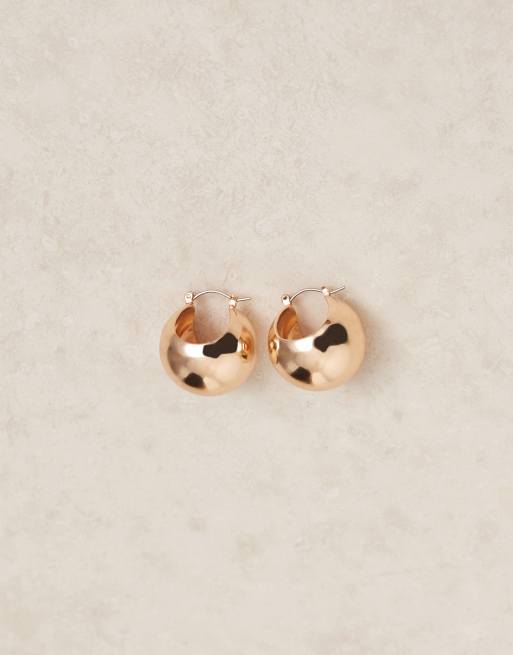 DESIGN Earrings With Large Clean Spherical Shape In Gold Tone