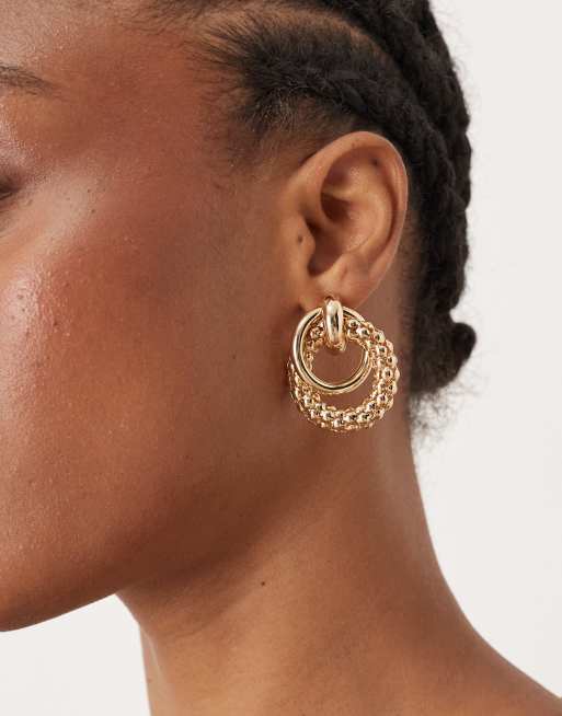 DESIGN Earrings With Textured Link Doorknocker Design In Gold Tone