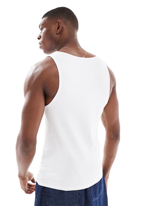 DESIGN Essentials Muscle Fit Vest In White