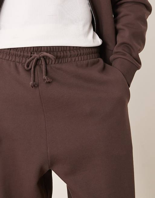 DESIGN Essentials Oversized Joggers In Brown