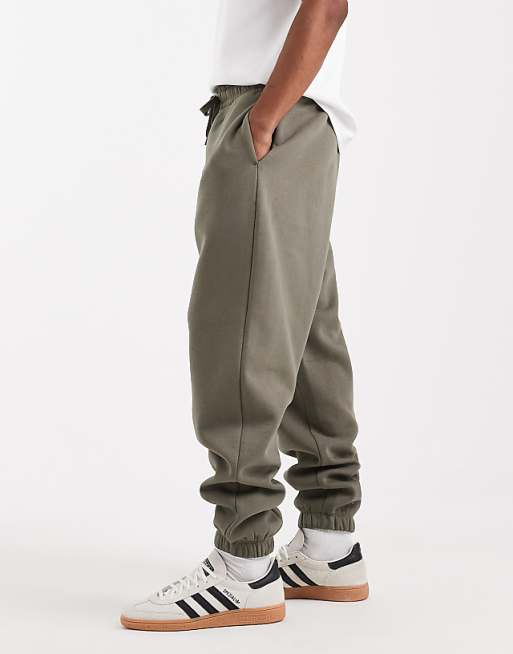 DESIGN Essentials Oversized Joggers In Green