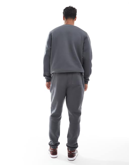 DESIGN Essentials Slim Jogger In Dark Grey