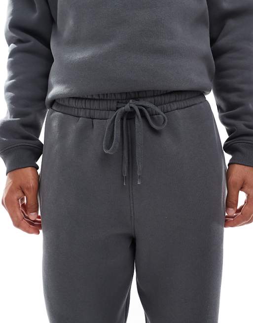 DESIGN Essentials Slim Jogger In Dark Grey