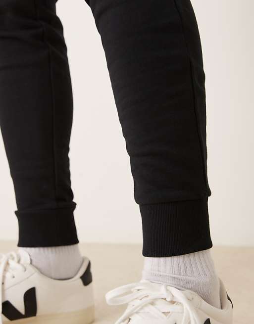 DESIGN Essentials Slim Joggers In Black