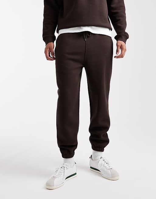 DESIGN Essentials Tapered Jogger In Brown