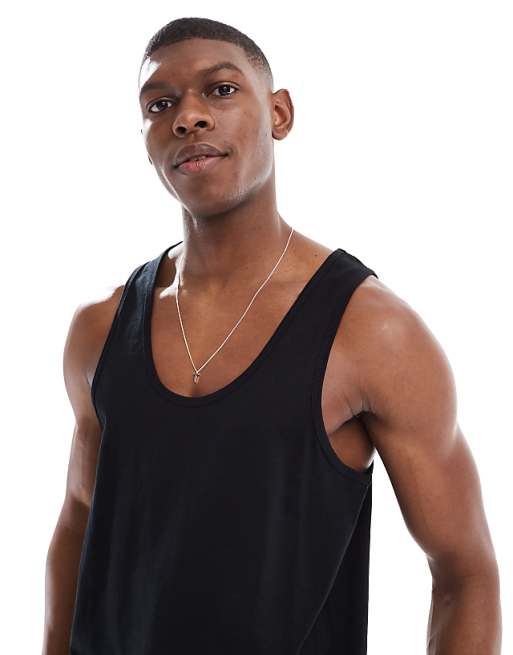 DESIGN Essentials Vest In Black