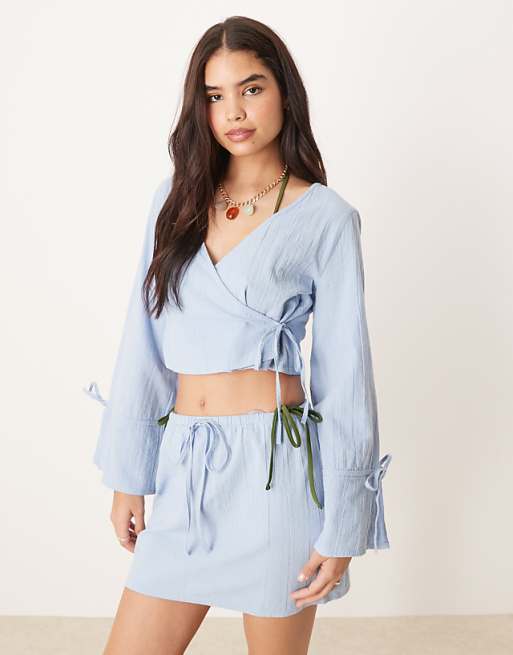 DESIGN Fern Wrap Front Beach Top In Ice Blue