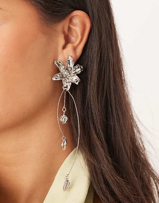 DESIGN floral drop stud earrings with wire design in silver tone