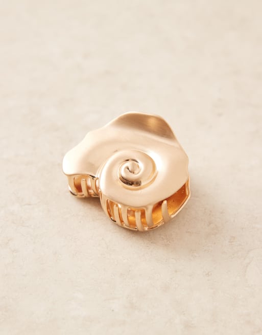 DESIGN Hair Claw With Matte Shell Design In Gold