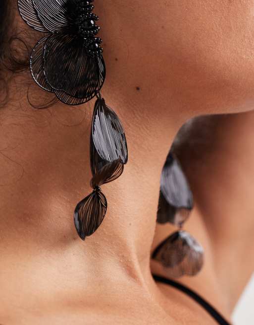 DESIGN Half Petal Statement Earrings In Black