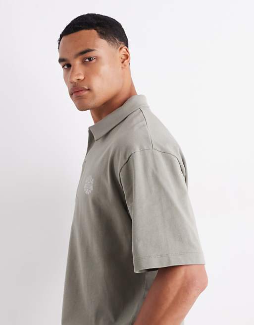 DESIGN Heavyweight 240gsm Relaxed Fit Polo With Chest Print In Khaki