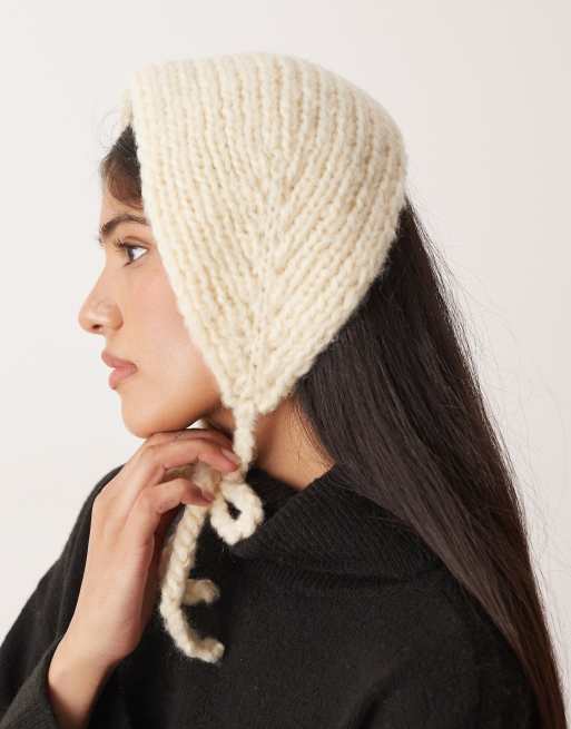 DESIGN Knitted Triangle Bonnet With Tie Detail In Cream