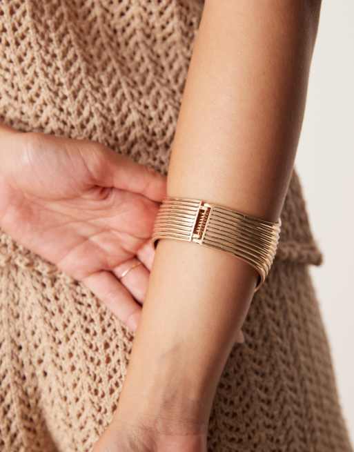 DESIGN Large Cuff Bracelet With Shell Design In Brushed Gold Tone