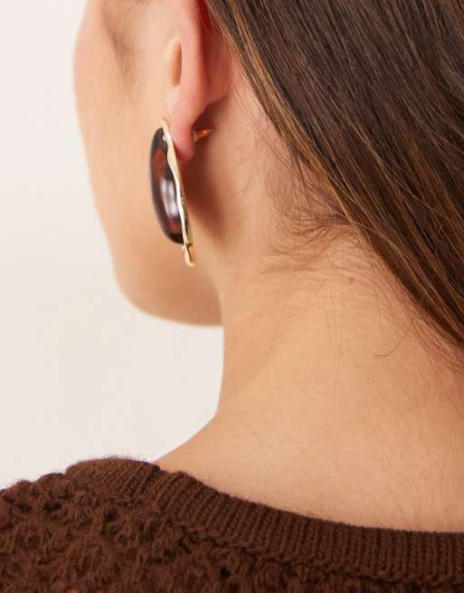 DESIGN Large Stud Earrings With Faux Amber Stone In Gold Tone